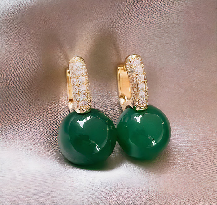 Grüne Perlenohrringe in Gold