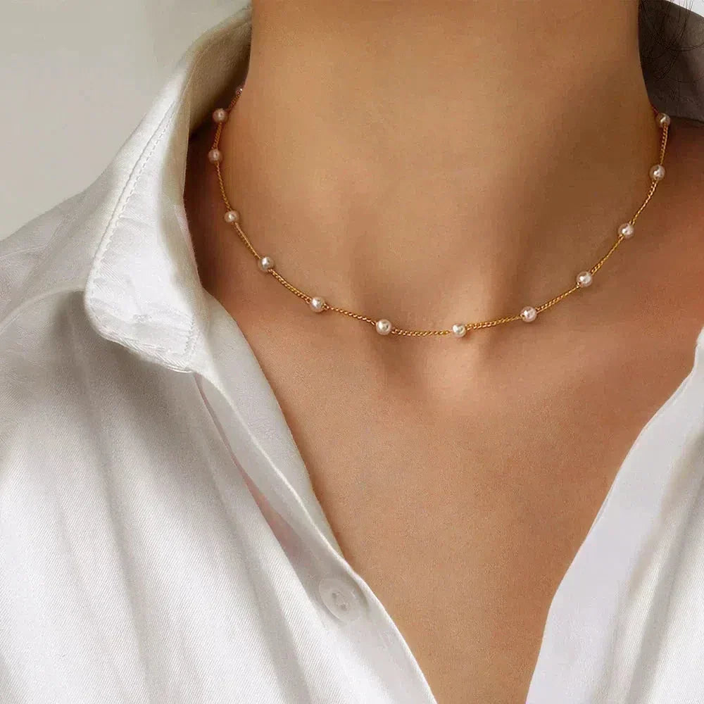Goldene Perlenkette