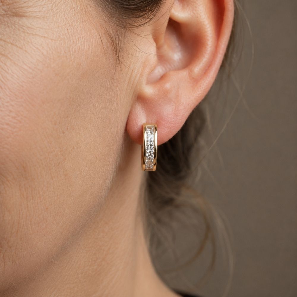 Gold- und Kristall-Chic-Ohrringe