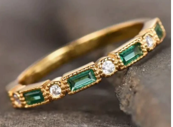 Vintage Einlege-Ring mit grünem Zirkonia