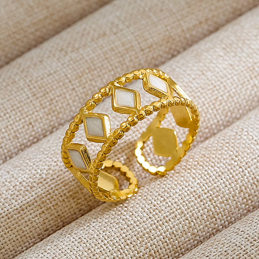 Vintage Gold Hollow Crystal Ring