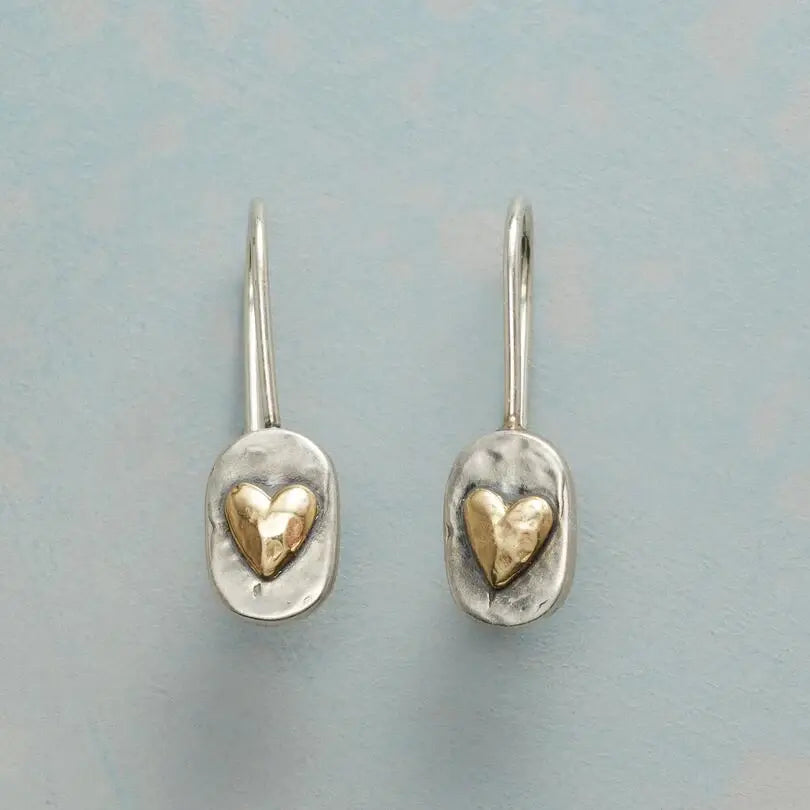 Goldene Herzohrringe in Vintage Silber