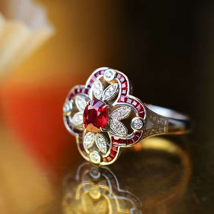Vintage Heller Roter Zirkonia Ring
