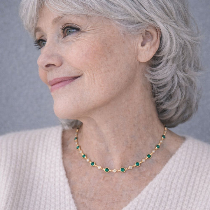 Smaragdgrünes Anhänger-Halsband
